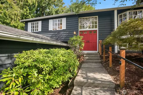 3712 79th Ave SE, Mercer Island, WA 98040