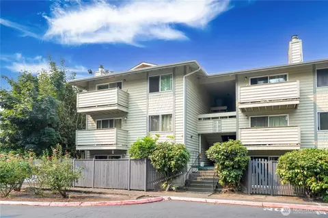 1150 Sunset Blvd NE #121, Renton, WA 98056