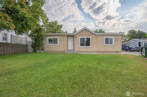 840 Garden Plz, East Wenatchee, WA 98802