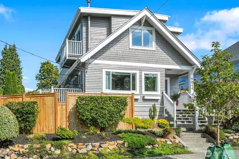 5544 Kenwood Pl N, Seattle, WA 98103