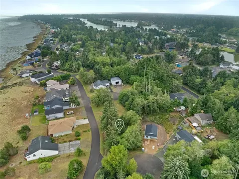 227 Sunrise Ave SE, Ocean Shores, WA 98569