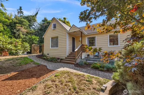 7711 NE 170th St, Kenmore, WA 98028