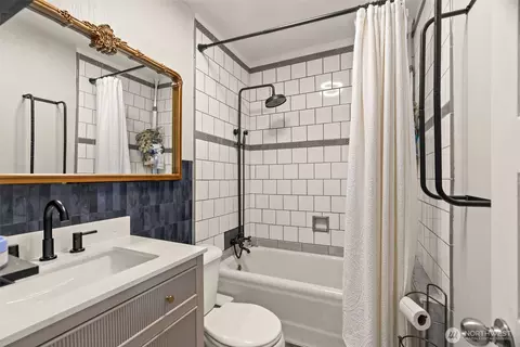 Bath - 1721 63rd St SE, Everett, WA 98203 photo 2 of 2