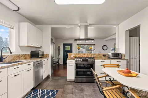 Kitchen - 1721 63rd St SE, Everett, WA 98203 photo 1 of 2