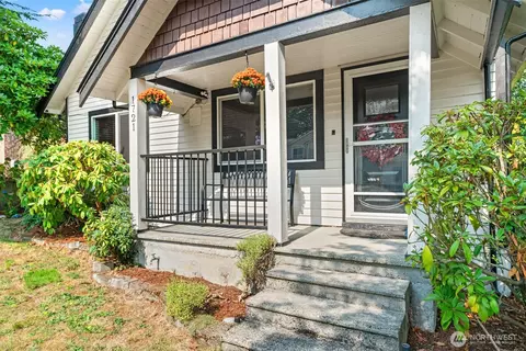 Exterior - 1721 63rd St SE, Everett, WA 98203 photo 3 of 9