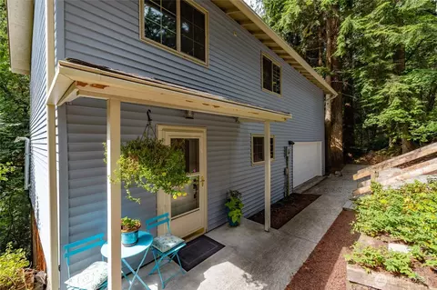 16 Morning Glory Dr, Bellingham, WA 98229