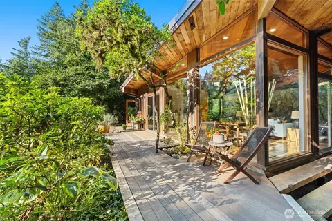 9506 240 Ave SE, Issaquah, WA 98027