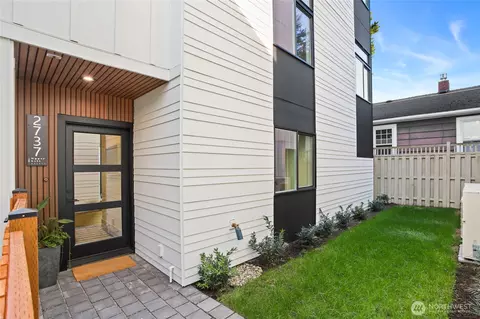 2737 59th Ave SW, Seattle, WA 98116