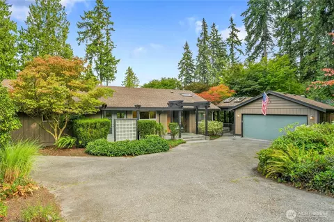 17004 37th Ave NE, Lake Forest Park, WA 98155