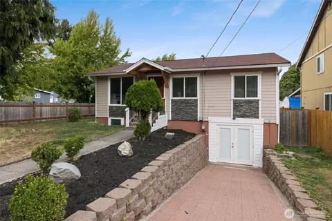 1677 S 47th St, Tacoma, WA 98408
