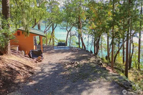 21945 Beachside Dr SE, Yelm, WA 98597