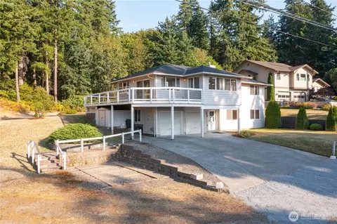 809 40th St, Bellingham, WA 98229