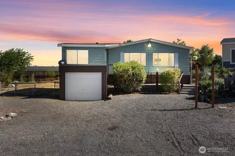 308 Spring Cir SW, Mattawa, WA 99349
