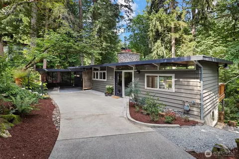 2870 NE 183rd St, Lake Forest Park, WA 98155