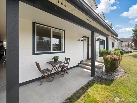 1841 Pioneer St, Enumclaw, WA 98022 photo 2