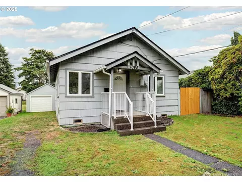 1065 8th Ave, Longview, WA 98632
