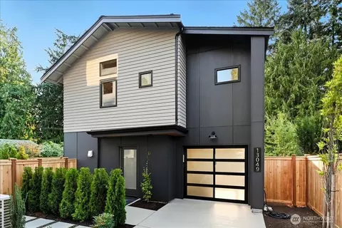 13049 39th Ave NE, Seattle, WA 98125