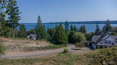 999 Maxview Dr, Port Ludlow, WA 98365