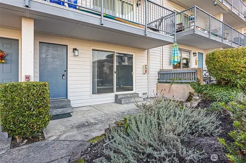 22977 Marine View Dr S #C104, Des Moines, WA 98198