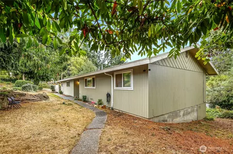1901 NE 30th St, Bremerton, WA 98310