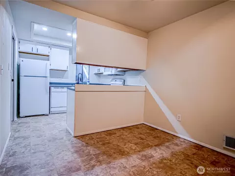 Dining - 11201 3rd Ave SE #4A, Everett, WA 98208 photo 1 of 2