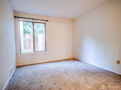 Bedroom - 11201 3rd Ave SE #4A, Everett, WA 98208 photo 3 of 3