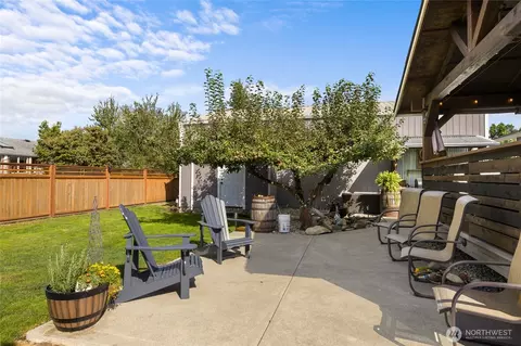Exterior - 2985 Sun Mountain Dr, Enumclaw, WA 98022 photo 13 of 14