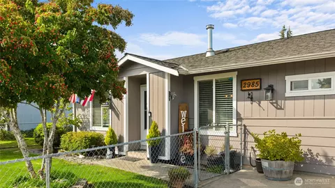 Exterior - 2985 Sun Mountain Dr, Enumclaw, WA 98022 photo 2 of 14
