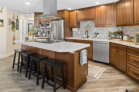 Kitchen - 2985 Sun Mountain Dr, Enumclaw, WA 98022 photo 1 of 4
