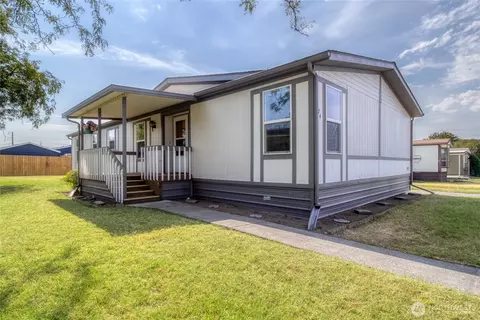 974 NE Chelan St, College Place, WA 99324