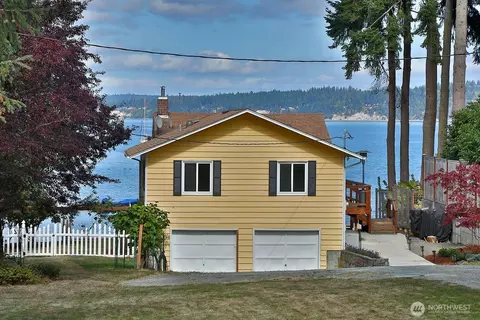 4381 Honeymoon Bay Rd, Greenbank, WA 98253