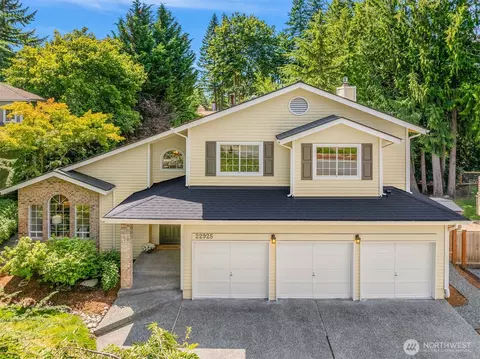 22925 NE 15th Pl, Sammamish, WA 98074