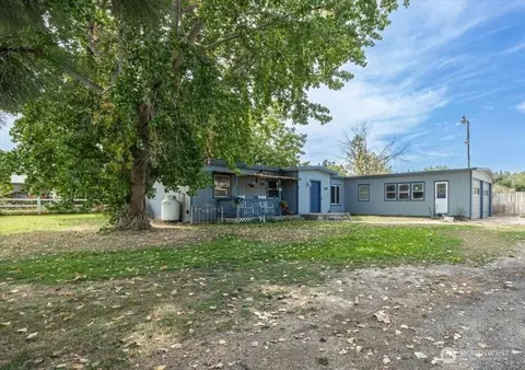 2816 S Cedar St, Kennewick, WA 99337