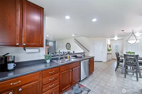 Kitchen - 20418 Springbrook Rd SE, Monroe, WA 98272 photo 4 of 4