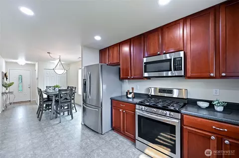 Kitchen - 20418 Springbrook Rd SE, Monroe, WA 98272 photo 2 of 4