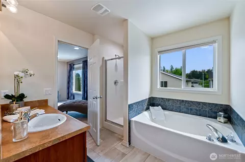 Bath - 20418 Springbrook Rd SE, Monroe, WA 98272 photo 4 of 5