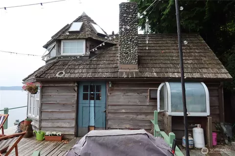 9634 SW Bunker Trl, Vashon, WA 98070