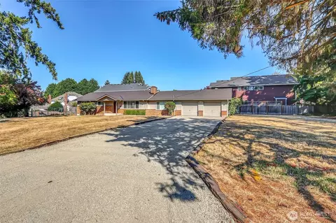 10402 SE 211th St, Kent, WA 98031