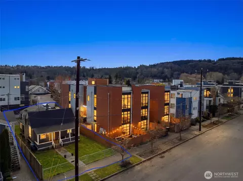 547 S Sullivan St, Seattle, WA 98108