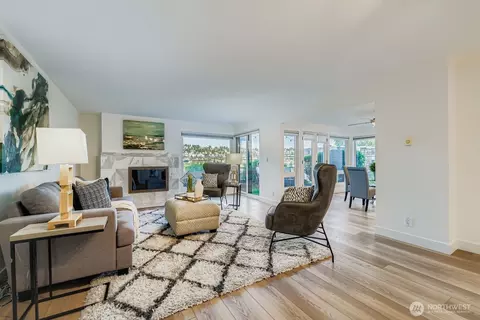 2636 22nd Ave W #102, Seattle, WA 98199