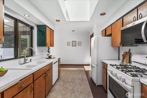 Kitchen - 23711 80th Ln W, Edmonds, WA 98026 photo 1 of 4