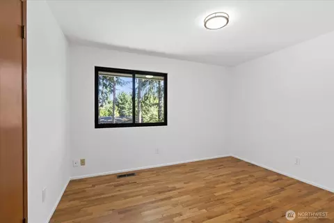 Bedroom - 23711 80th Ln W, Edmonds, WA 98026 photo 6 of 8