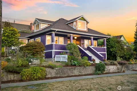 903 13th St, Bellingham, WA 98225