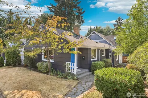 4055 NE 57th St, Seattle, WA 98105