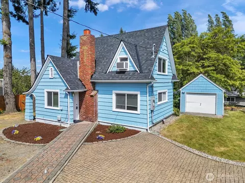 16927 52nd Ave W, Lynnwood, WA 98037