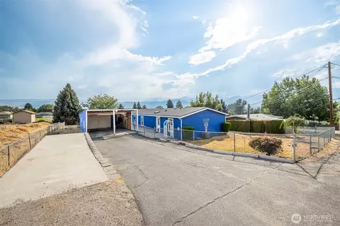 68 24th St NE, East Wenatchee, WA 98802