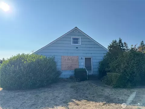 237 SE Regatta Dr, Oak Harbor, WA 98277
