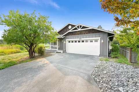 4875 Starfish Ln, Blaine, WA 98230