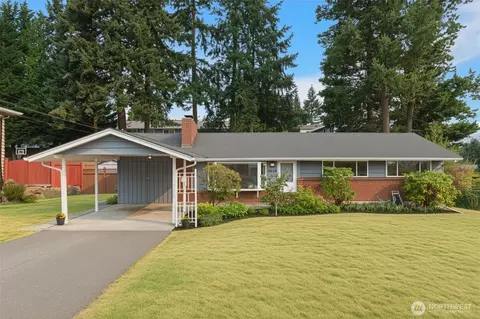 7515 215th St SW, Edmonds, WA 98026