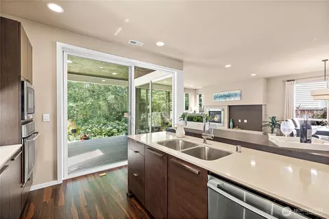 Kitchen - 16910 40th Ave SE, Bothell, WA 98012 photo 3 of 4
